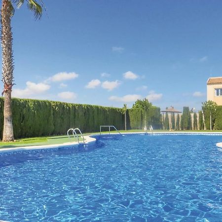 Nice apartment in Torrevieja with 2 Bedrooms, WiFi&Outdoor swimming pool Buitenkant foto