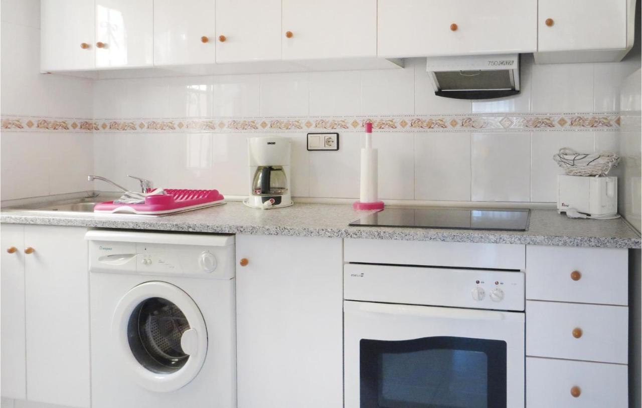 Nice apartment in Torrevieja with 2 Bedrooms, WiFi&Outdoor swimming pool Buitenkant foto