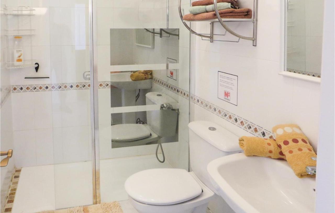 Nice apartment in Torrevieja with 2 Bedrooms, WiFi&Outdoor swimming pool Buitenkant foto